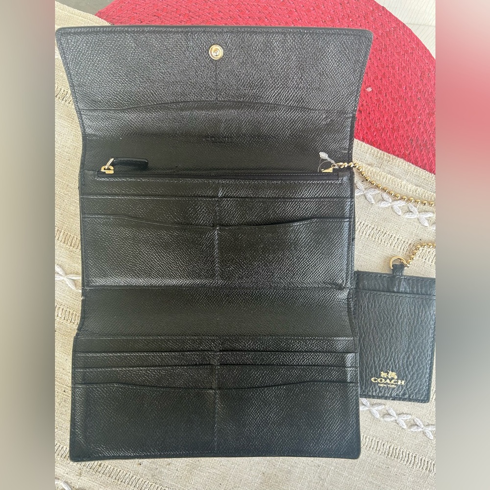 COACH BLACK LEATHER TRIFOLD WALLET WITH PEBBLED LEATHER LANYARD. LIKE NEW! - Picture 6 of 12